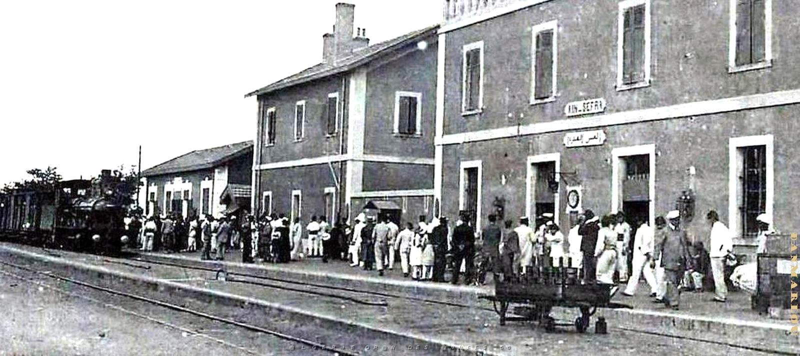 2559- Ain-Sefra - Gare - Arrivee du Train de l'Extreme-Sud2.jpg